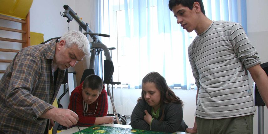 Likovna kolonija u Osnovnoj školi Voštarnica Likovna kolonija u Osnovnoj školi Voštarnica