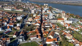 Vukovar: Kolona sjećanja iz zraka