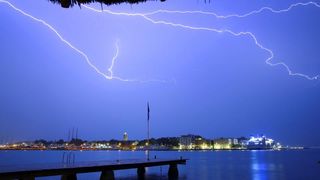 Grmljavinsko nevrijeme 11. rujna 2013. Foto: Filip Brala/PIXDELL Grmljavinsko nevrijeme 11. rujna 2013. Foto: Filip Brala/PIXDELL