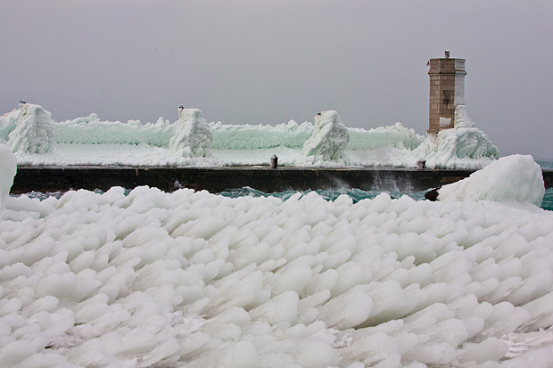 Senj u zagrljaju ledenog pokrivača, foto: Leo Banić