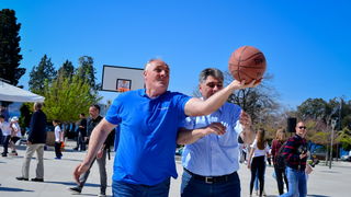 Basket na Forumu: Košarkaške legende protiv mlađih uzrasta KK Zadar Basket na Forumu: Košarkaške legende protiv mlađih uzrasta KK Zadar