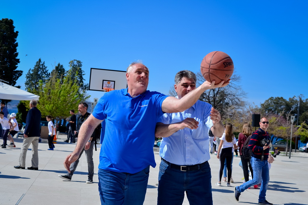 Basket na Forumu: Košarkaške legende protiv mlađih uzrasta KK Zadar Basket na Forumu: Košarkaške legende protiv mlađih uzrasta KK Zadar