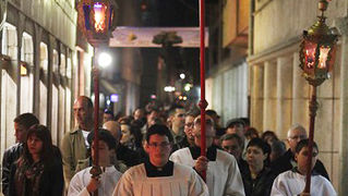 Procesija Velikog petka, 6. travnja 2012. (foto:Saša Čuka) Procesija Velikog petka, 6. travnja 2012. (foto:Saša Čuka)