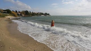 Zadar: Surferi uživaju u valovima koje je prouzročilo snažno jugo, Photo: Filip Brala/PIXSELL