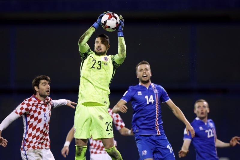 Image 379837 (auto) Image 379837 (auto)