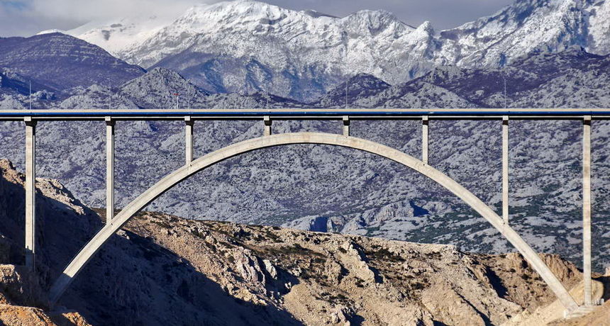 Velebit pod burnom kapom, s morske i s ličke strane, Foto: Leonard Kvarantan Velebit pod burnom kapom, s morske i s ličke strane, Foto: Leonard Kvarantan