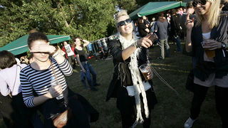 Zagreb, 240609.
Prva vecer T-mobile IN Music Festivala koji se odrzava na Jarunu na dvije pozornice. Kao zvijezde prve veceri najavljeni su Lilly Allen, Kraftwerk, Franz Ferdinand na T-mobile stageu i Rokia Traore na Nokia stageu. 
Na slici: Mare Milin.
F