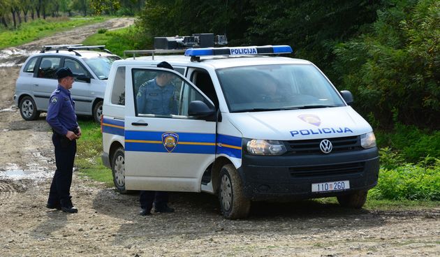 Vlak naletio na traktor, smrtno stradao traktorist