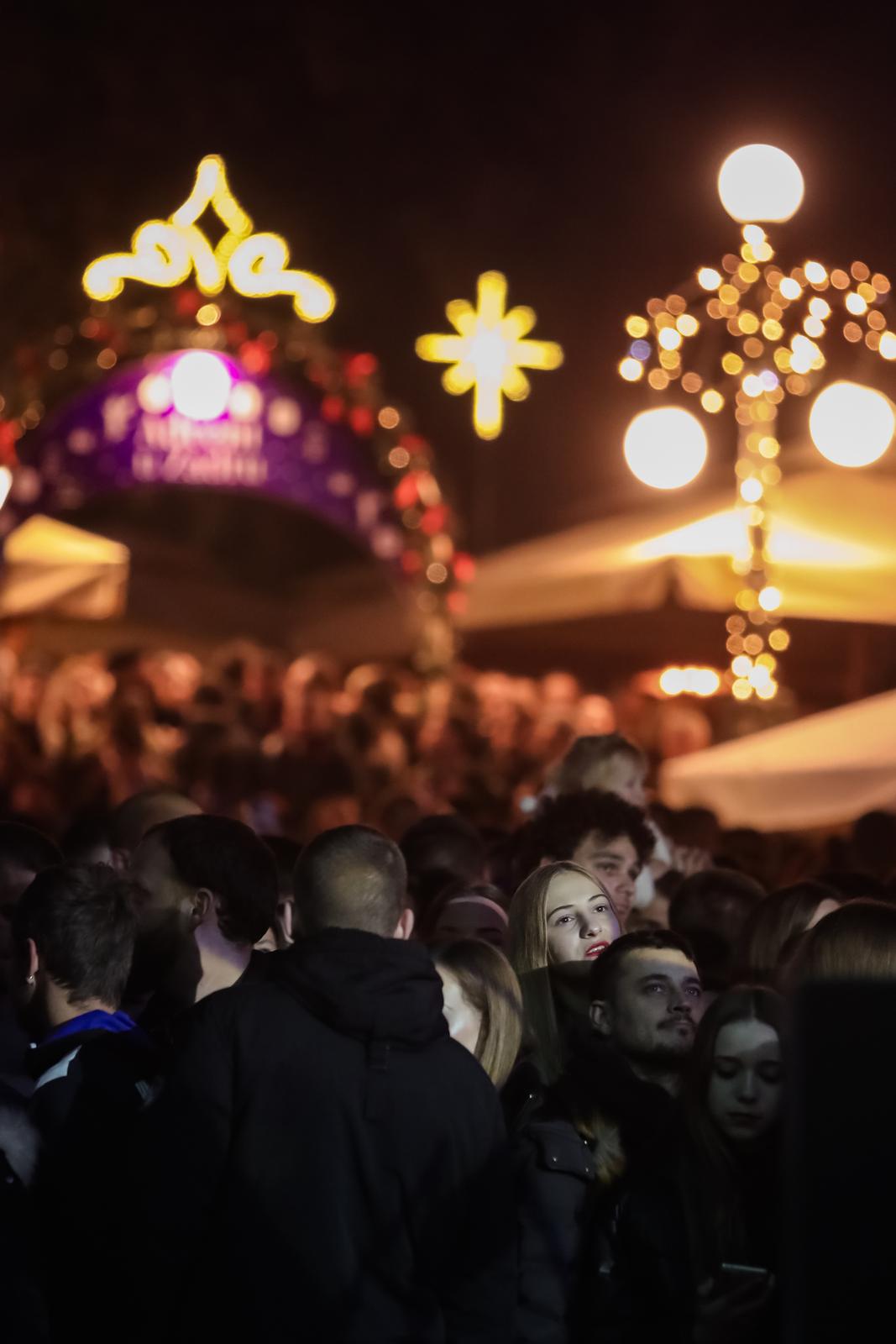 Koncertom grupe Dalmatino otveron Advent u Zadru 2022. Koncertom grupe Dalmatino otveron Advent u Zadru 2022.