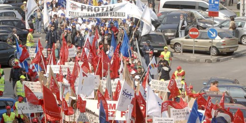 Sindikalna povorka od Radničke do Maksimira s crvenim kartonima za Vladu, foto: pixell.hr