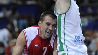 Katowice, 180909.
Dvorana Sport Arena Spodek.
Europsko prvenstvo u kosarci u Poljskoj, cetvrtfinale izmedju Slovenije i Hrvatske.
Na slici: Nikola Vujcic sa loptom.
Foto: Drago Sopta  / CROPIX