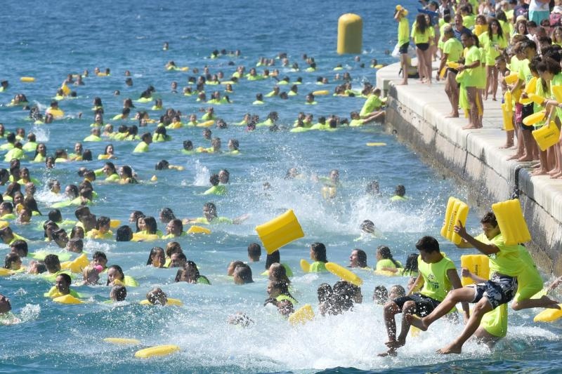 Jubilarni 10. dm Millennium Jump na zadarskoj rivi, Photo: Dino Stanin/PIXSELL Jubilarni 10. dm Millennium Jump na zadarskoj rivi, Photo: Dino Stanin/PIXSELL