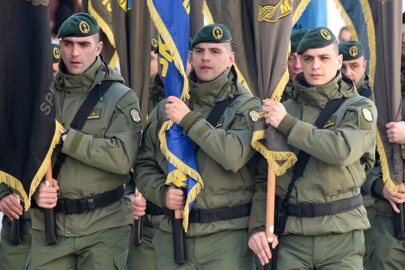 Mimohod postrojbi sudionica VRO Maslenica ulicama Zadra u povodu 24. obljetnice Mimohod postrojbi sudionica VRO Maslenica ulicama Zadra u povodu 24. obljetnice