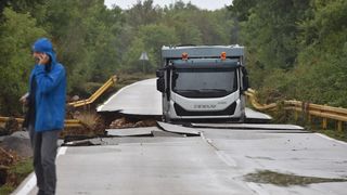 Zbog zarobljenog kamiona ne prometuje se cestom Poljica- Mazija