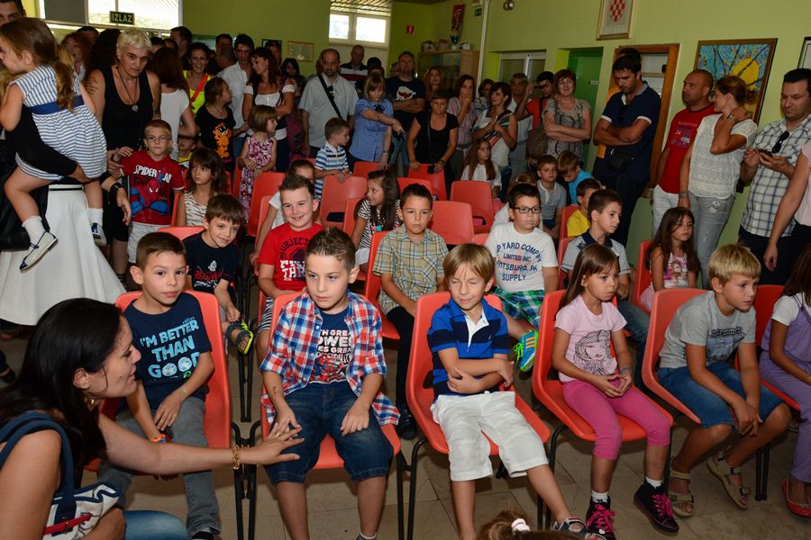 Prvi dan škole u OŠ Stanovi  ; foto Iva Perinčić