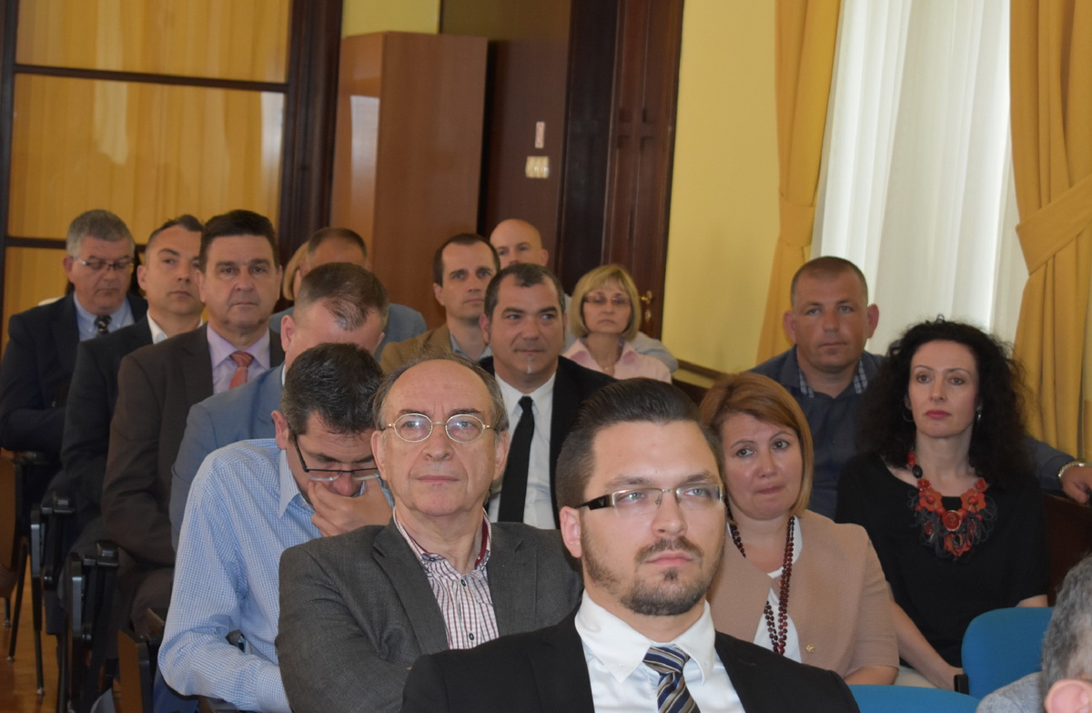 Predstavnici dvadesetak stranih veleposlanstva u posjetu Zadarskoj županiji Predstavnici dvadesetak stranih veleposlanstva u posjetu Zadarskoj županiji