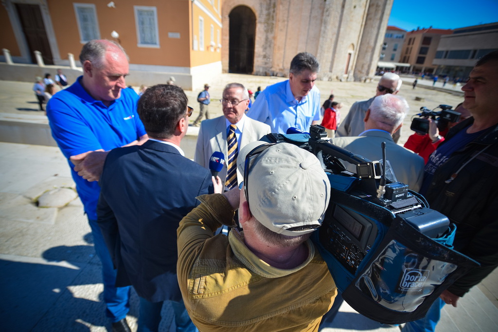 Basket na Forumu: Košarkaške legende protiv mlađih uzrasta KK Zadar Basket na Forumu: Košarkaške legende protiv mlađih uzrasta KK Zadar