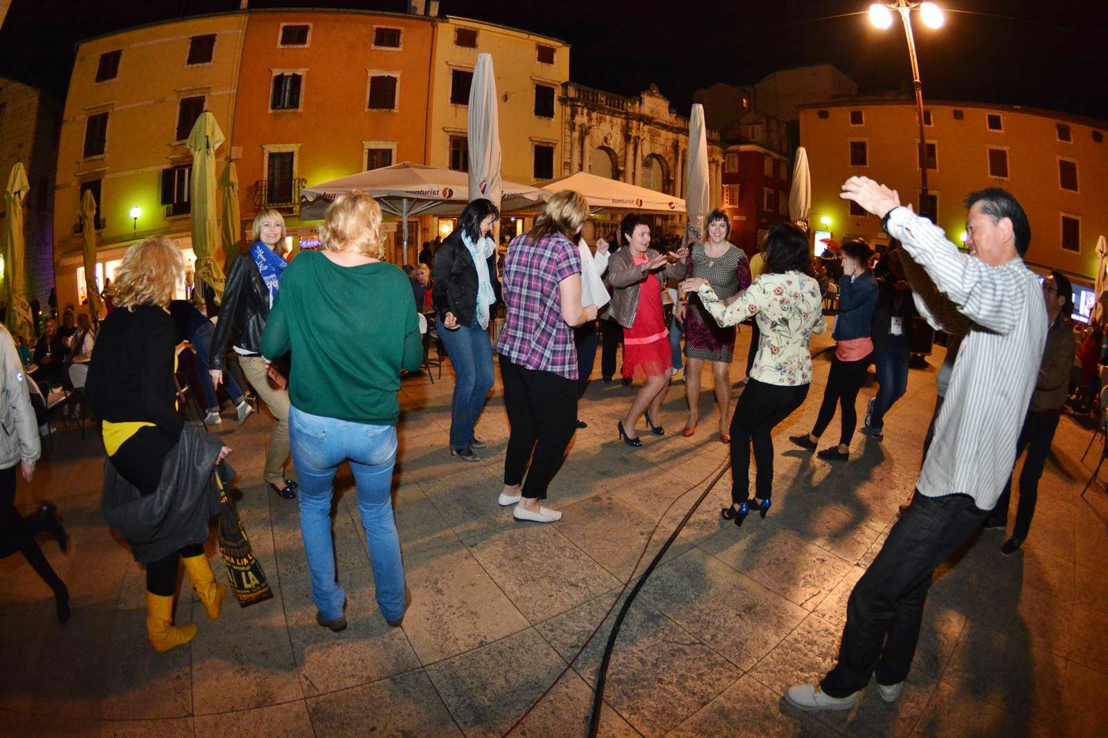 FIMBA After party na Narodnom trgu uz bend Songbusters FIMBA After party na Narodnom trgu uz bend Songbusters