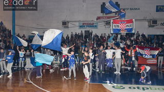 Humanitarno gledanje utakmice Zadar-Cibona (85-84) u Jazinama Humanitarno gledanje utakmice Zadar-Cibona (85-84) u Jazinama