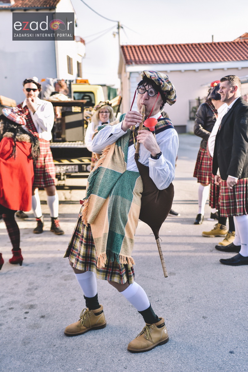 Škotski kiltovi preplavili zadarske Stanove Škotski kiltovi preplavili zadarske Stanove