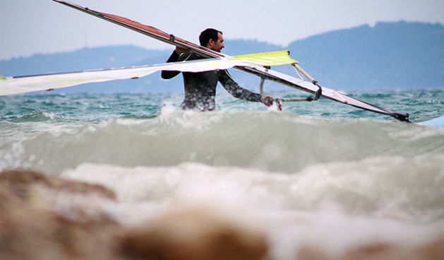 Windsurferi na Kolovarima, 11. travnja 2012. (foto:Saša Čuka)