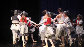 “Plesna čestitka” (foto:Saša Čuka)