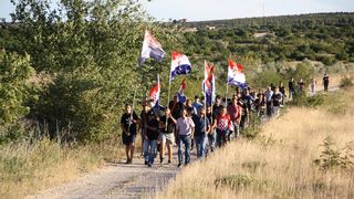 Koracima nade u istinu