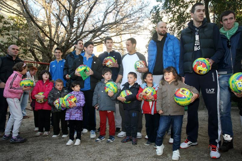 Košarkaši i djelatnici KK Zadar posjetili dječji vrtić Latica, Foto: Dino Stanin/PIXSELL Košarkaši i djelatnici KK Zadar posjetili dječji vrtić Latica, Foto: Dino Stanin/PIXSELL