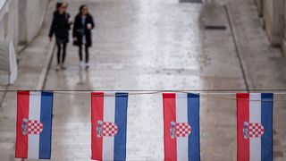 Zadar ukrašen zastavama ususret obljetnici akcie Maslenica