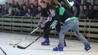 Zadarski hokejaši izazvali su splitske te su se sastali na zadarskom Forumu kako bi odigrali prijateljsku utakmicu.  Photo: Filip Brala/PIXSELL