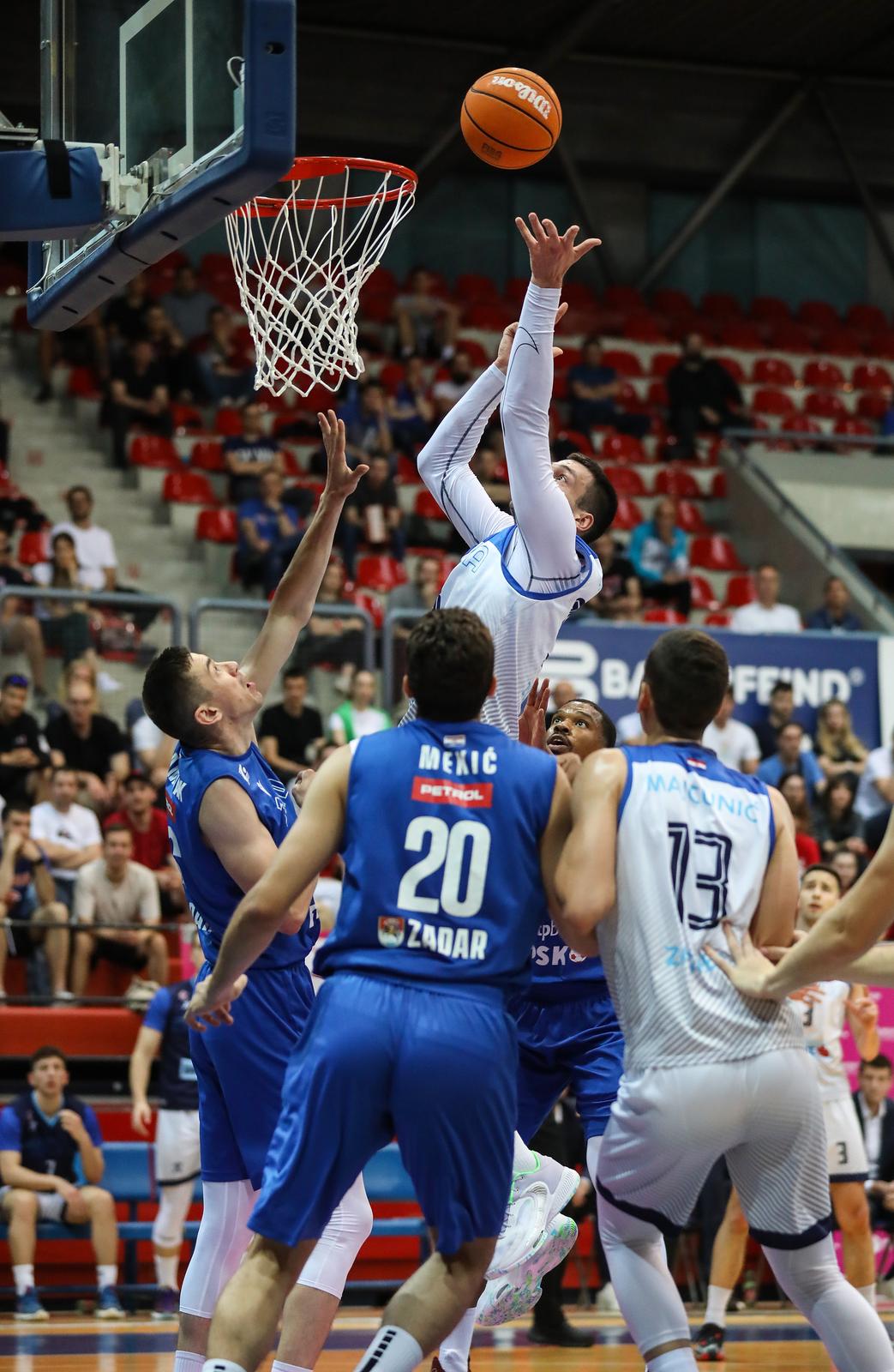 Polufinale doigravanja, 2. utakmica: KK Cibona – KK Zadar 70-85 Polufinale doigravanja, 2. utakmica: KK Cibona – KK Zadar 70-85