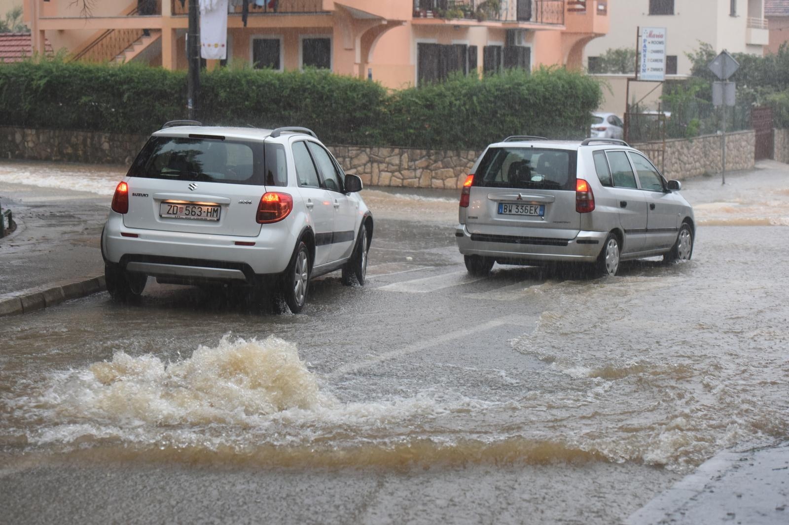 Kišna kataklizma u Zadru: poplavljen cijeli grad