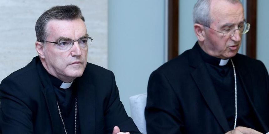 52. plenarno zasjedanje Hrvatske biskupske konferencije pod predsjedanjem zadarskog nadbiskupa Zelimira Puljica u sjedistu HBK. Josip Bozanic, Zelimir Puljic. Photo: Patrik Macek/PIXSELL Autor Patrik Macek/PIXSELL Ključne riječi sjednica, Josip Bozanic, 52. plenarno zasjedanje Hrvatske biskupske konferencije pod predsjedanjem zadarskog nadbiskupa Zelimira Puljica u sjedistu HBK. Josip Bozanic, Zelimir Puljic. Photo: Patrik Macek/PIXSELL Autor Patrik Macek/PIXSELL Ključne riječi sjednica, Josip Bozanic,