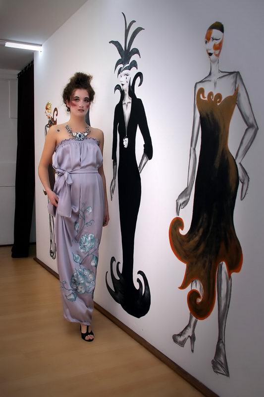 3000 kn: Haljinu dizajnira Klara Dedić: rukom oslikana svila (foto: Marin Gospić)