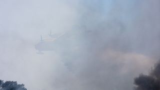 Vatrogasci i kanaderi lokalizirali požar u blizini gradskog deponija Vatrogasci i kanaderi lokalizirali požar u blizini gradskog deponija