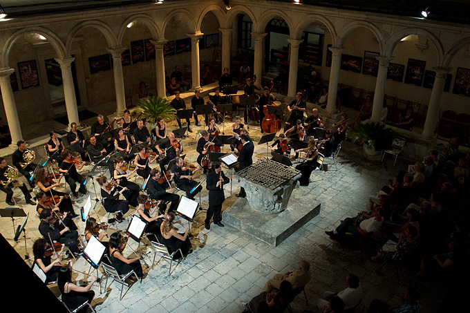 Orchestra Mitteleuropea u klaustru crkve Sv. Frane, Foto: Leo Banić