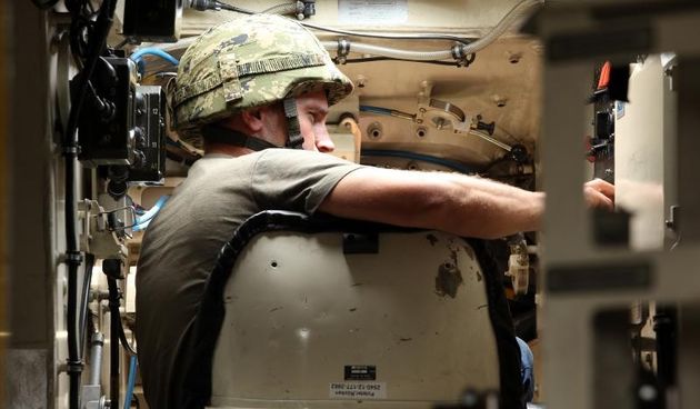 U Tehno remontnom zavodu, u nazocnosti Drage Lovrica nacelnika Glavnog stozera Oruzanih snaga Republike Hrvatske, predstavljene su nove haubice, PzH 2000 koje ce sudjelovati na mimohodu povodom dana Dan pobjede i domovinske zahvalnosti. Photo: Robert Ani