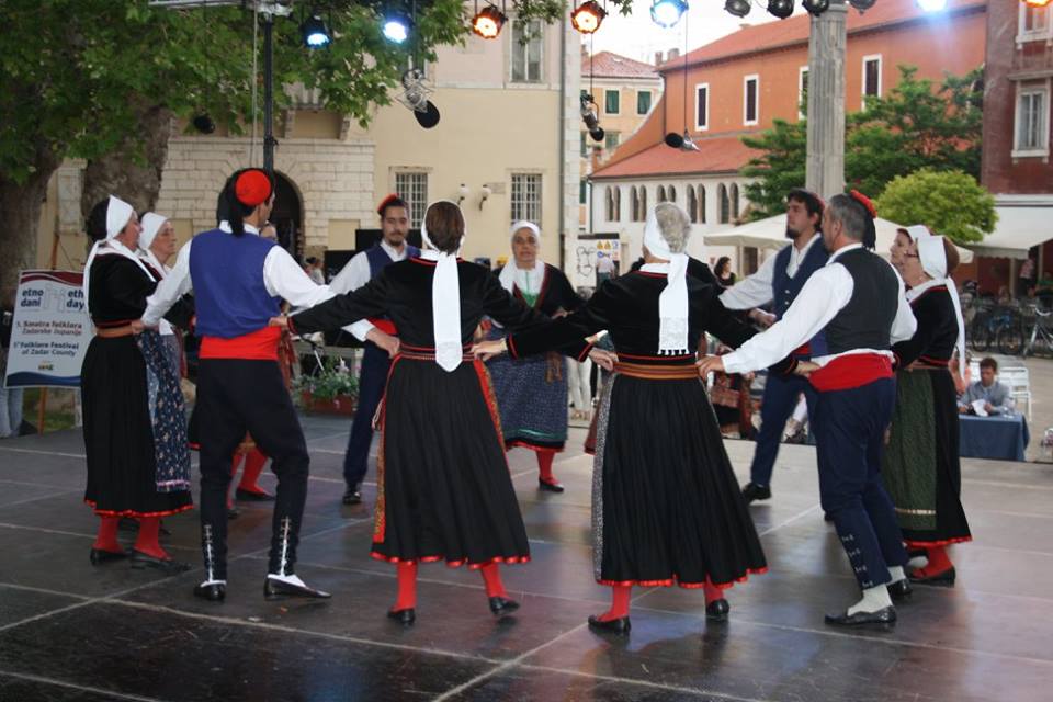 smotra folklora; etno dani