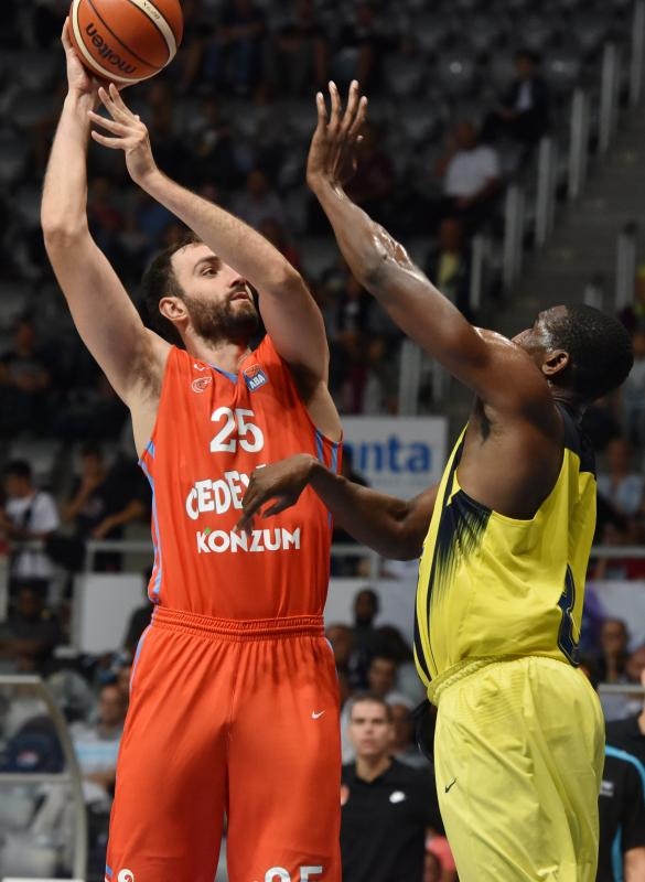 ZDBT 2016: KK Cedevita – Fenerbahce 77-88. Photo: Hrvoje Jelavić/PIXSELL ZDBT 2016: KK Cedevita – Fenerbahce 77-88. Photo: Hrvoje Jelavić/PIXSELL