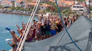 Tunuara 2016 – defile ribarica, spremanje brudeta, demonstracija ribarske vještine i koncert Zorica Kondža. Foto: TZ općine Kali/Adam Vidas Tunuara 2016 – defile ribarica, spremanje brudeta, demonstracija ribarske vještine i koncert Zorica Kondža. Foto: TZ općine Kali/Adam Vidas