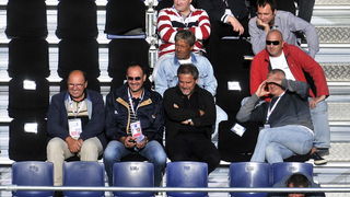 Zagreb, 310810.
Bazen Mladosti, Jarunska 5.
Utakmica zenskog vaterpola u sklopu Europskog prvenstva, izmedju Hrvatske i Rusije.
Na slici: gradonacelnik Zagreba Milan Bandic i Perica Bukic.
Foto: Boris Kovacev / CROPIX Zagreb, 310810.
Bazen Mladosti, Jarunska 5.
Utakmica zenskog vaterpola u sklopu Europskog prvenstva, izmedju Hrvatske i Rusije.
Na slici: gradonacelnik Zagreba Milan Bandic i Perica Bukic.
Foto: Boris Kovacev / CROPIX