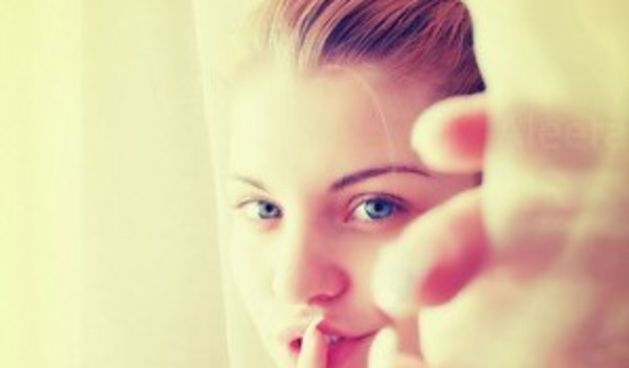 Žena, šutnja, tajna