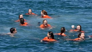 Ludijada zadarskih maturanata uz pjesmu i kupanje na Morskim orguljama. Foto: Dino Stanin/PIXSELL Ludijada zadarskih maturanata uz pjesmu i kupanje na Morskim orguljama. Foto: Dino Stanin/PIXSELL