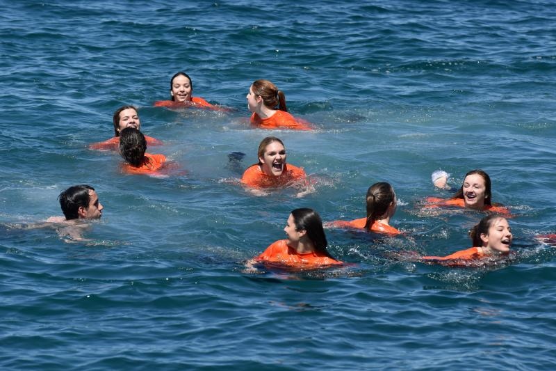 Ludijada zadarskih maturanata uz pjesmu i kupanje na Morskim orguljama. Foto: Dino Stanin/PIXSELL Ludijada zadarskih maturanata uz pjesmu i kupanje na Morskim orguljama. Foto: Dino Stanin/PIXSELL