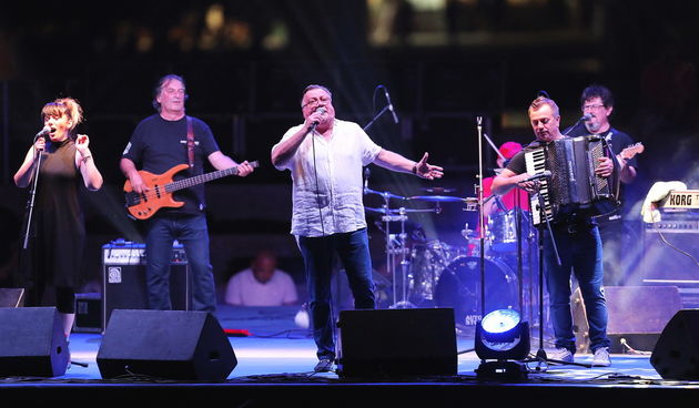 Halid Bešlić maestralno zaključio koncertnu sezonu u Biogradu na Moru