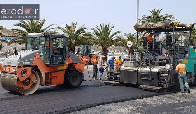 Asfaltiranje kolnika rekonstruiranog i proširenog križanja kod Veslačkog