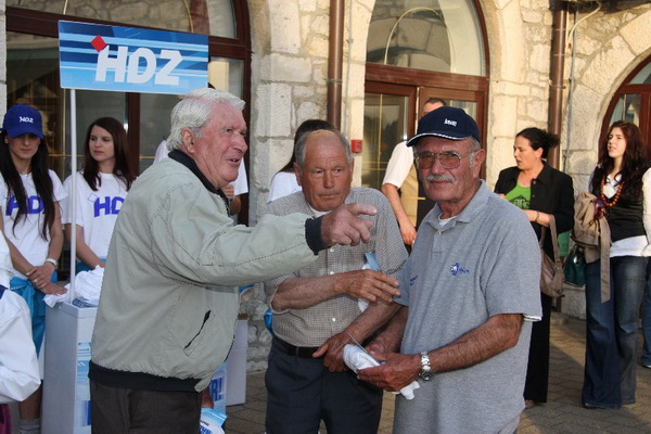 Predizborni skup HDZ-a u Sukosanu