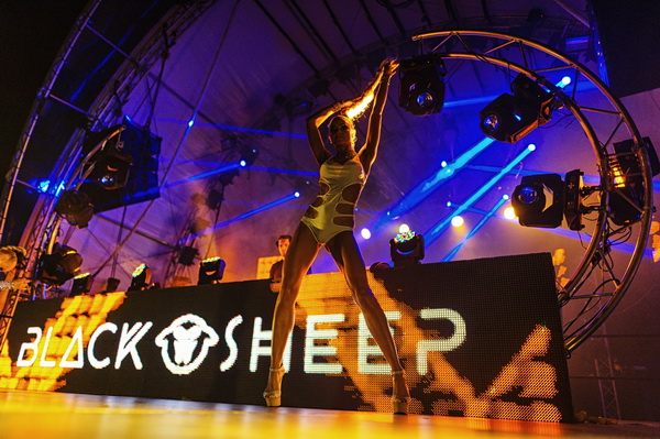 Trećeg dana Blacksheep Festivala u Aquarius klubu na Zrću nastupio je Moti. Foto: Goran Telak