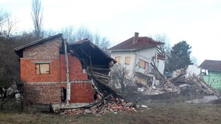 Hrvatska Kostajnica: u odronu stijene potpuno uništeno sedam kuća