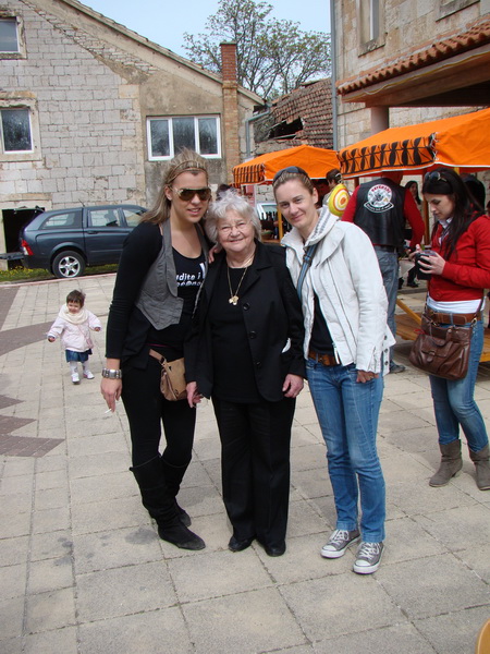 Humanitani uskrsni konvoj Zadar – Oklaj